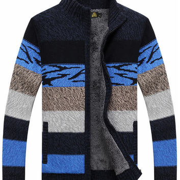 Зимний свитер с полосками 30339
