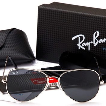 Солнцезащитные очки Ray Ban с темными стеклами 2337-2