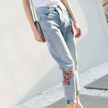 Женские джинсы с цветами 4898