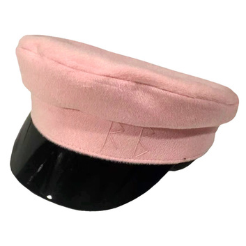 Розовая шерстяная фуражка с черным козырьком 14394