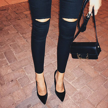 Женские черные джинсы с рваными коленями 3990-1