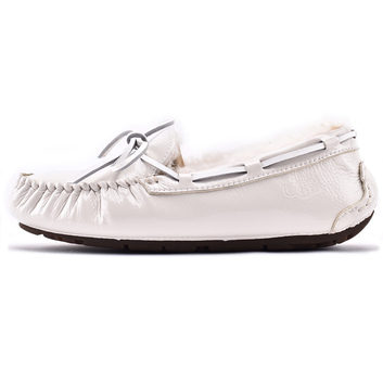 Лаковые утепленные белые мокасины UGG 9215