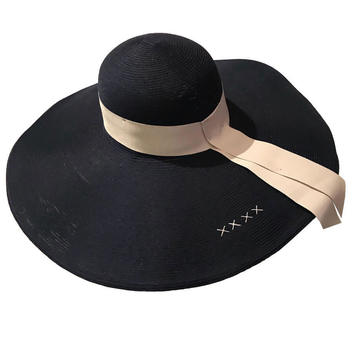 Черная соломенная шляпа с широкими полями 15777