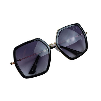 Модные черные солнцезащитные очки 15843