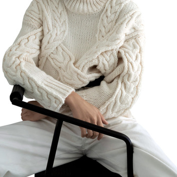 Белый вязаный свитер с высоким горлом 20703
