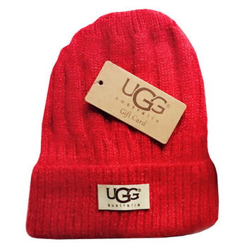 Теплая красная шапка UGG 7139-1