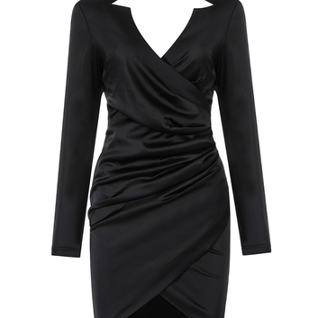 Черное облегающее платье с драпировкой и декольте 16230