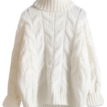 Уютный белый вязаный свитер 27644