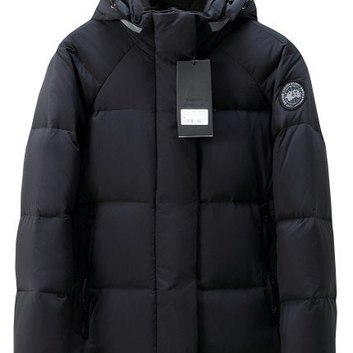 Черная теплая куртка-пуховик Canada Goose 28141